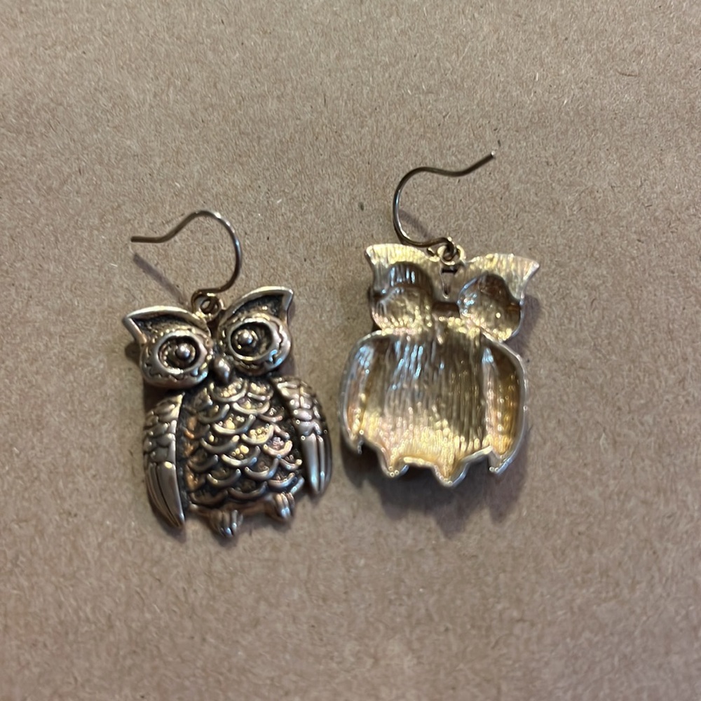 Gold Owl Shape Earrings - Picture 4 of 6